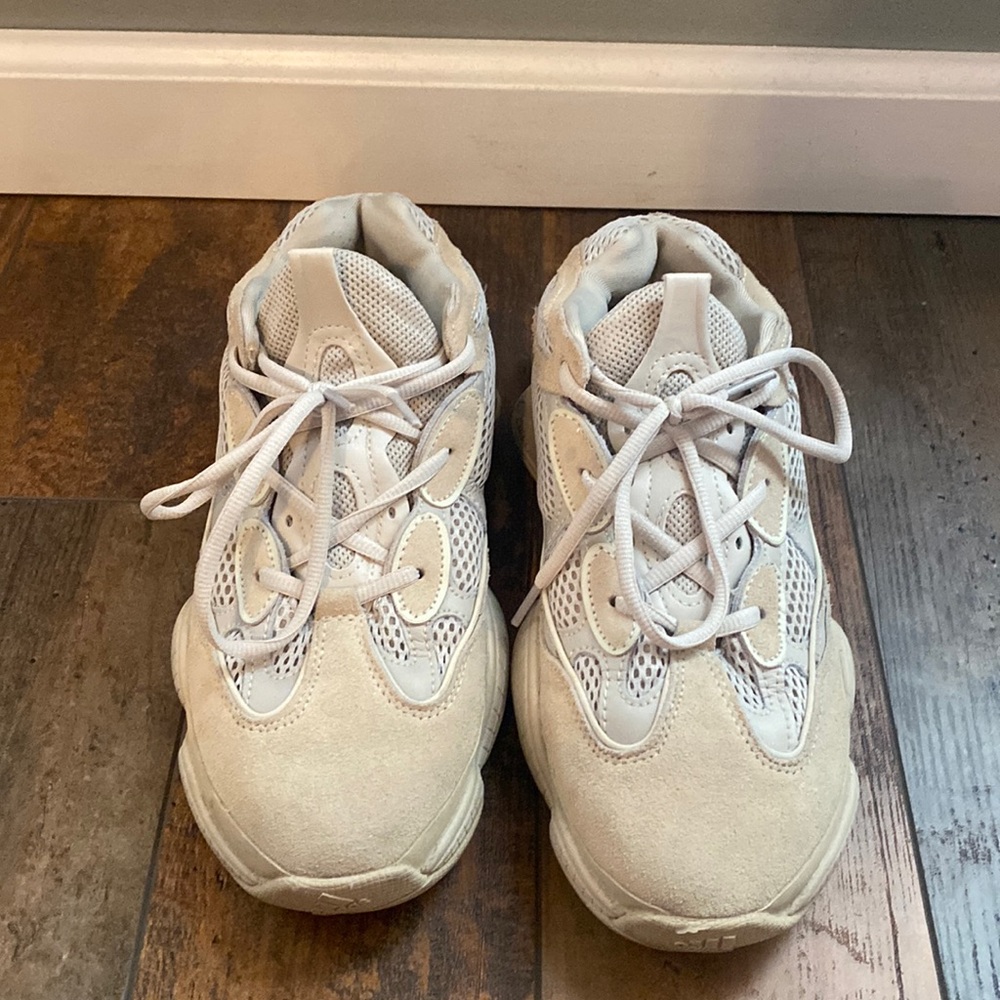 Desert Ray Yeezy sneakers